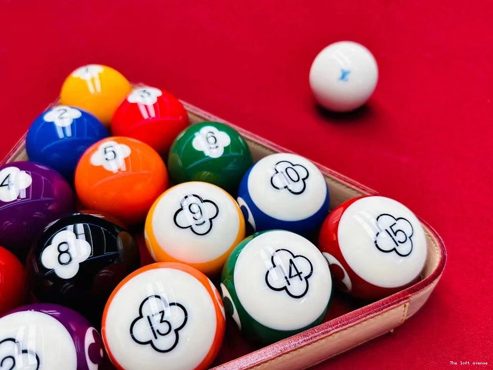 LV TABLE POOL SET 0712